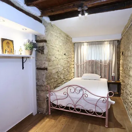 Kostadaras Old Stone House